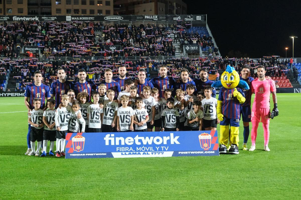 Las mejores imágenes del CD Eldense - SD Huesca (2-1) de la Jornada 13 de la Liga Hypermotion Las mejores imágenes del CD Eldense - SD Huesca (2-1) de la Jornada 13 de la Liga Hypermotion