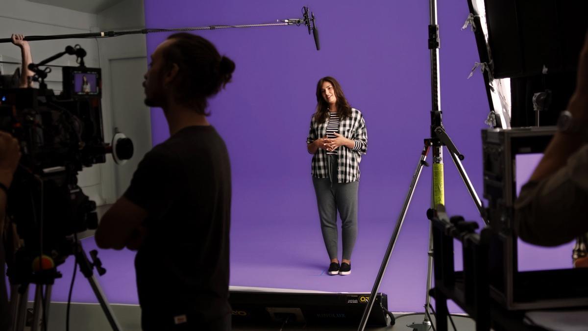 Lorena Durán en el 'making of' de Violeta by MANGO.