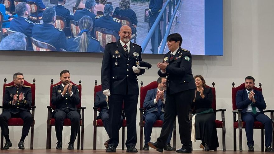 Gran Cruz Azul para José López, expolicía de Santa Eulària