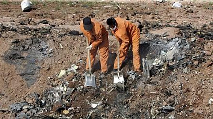 Halladas las cajas negras del avión iraní que se estrelló con 168 ocupantes