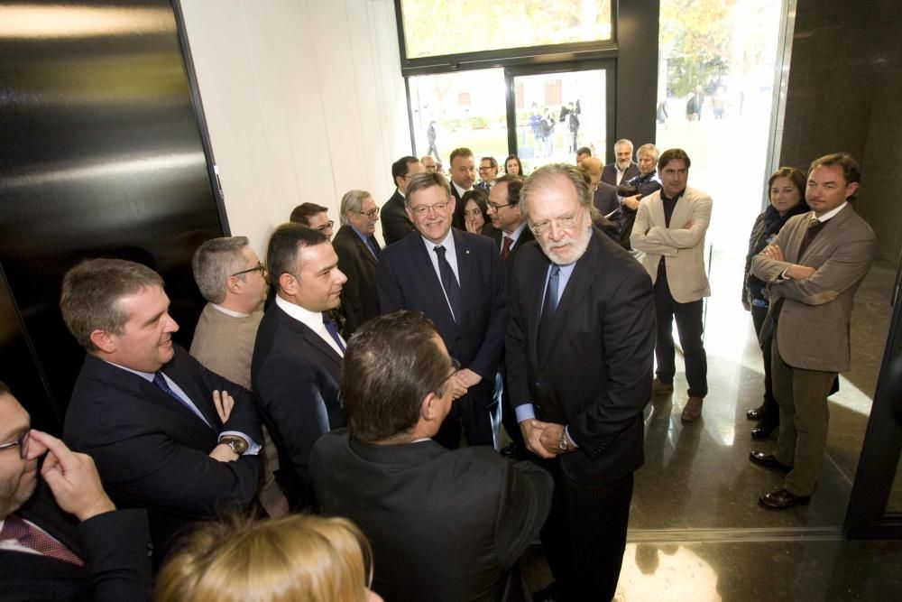 El president de la Generalitat, Ximo Puig, inaugura la nueva sede de Caixa Ontinyent