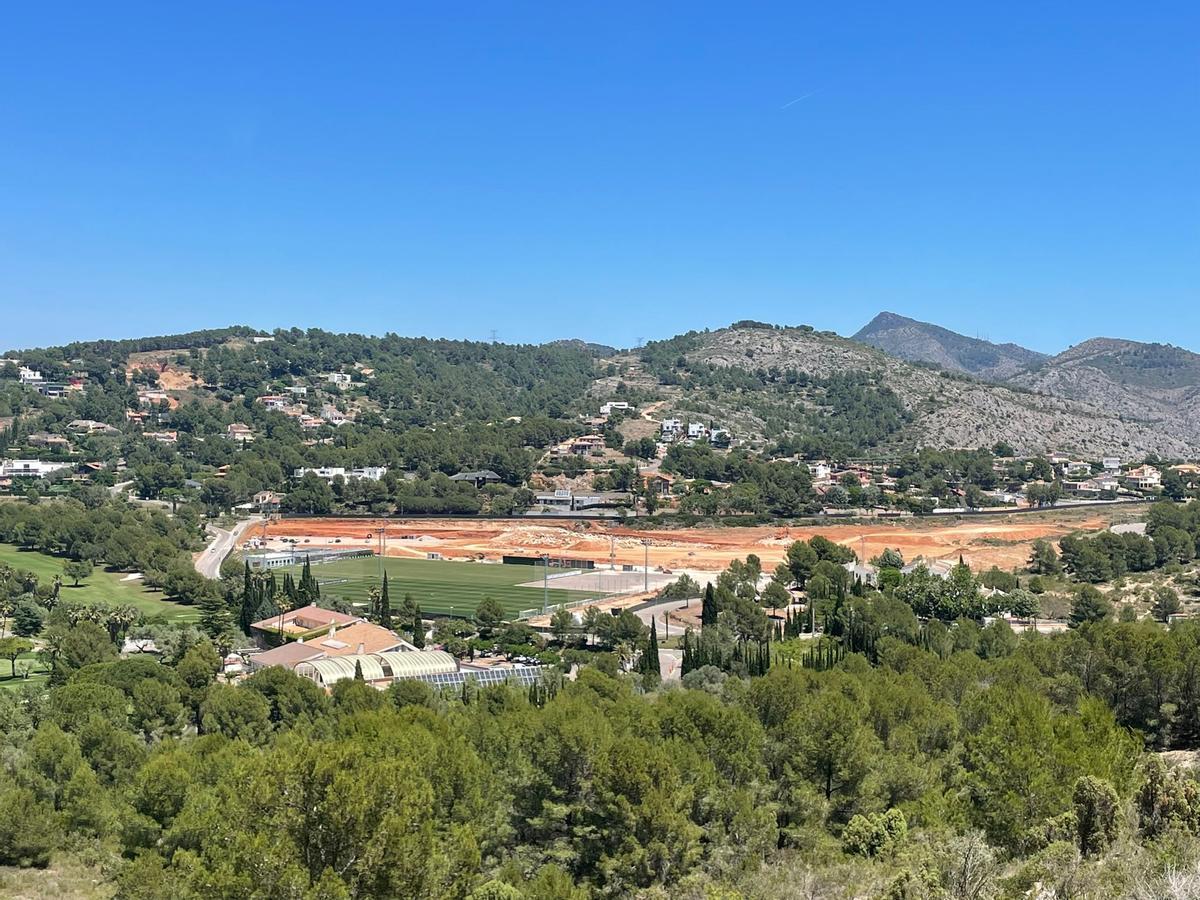 Imagen reciente y panorámica de la Ciudad Deportiva Globeenergy, que ha transformado el paisaje de La Coma, en Borriol.