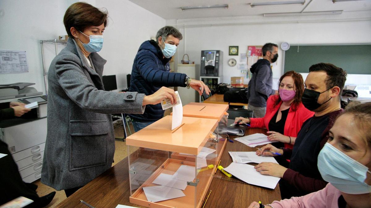 Votaciones sobre el modelo de jornada escolar en abril del pasado 2022 en un colegio de Castellón.