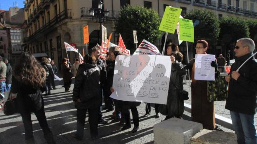 Los trabajadores de Seralia denuncian falta de diálogo y nuevas amenazas