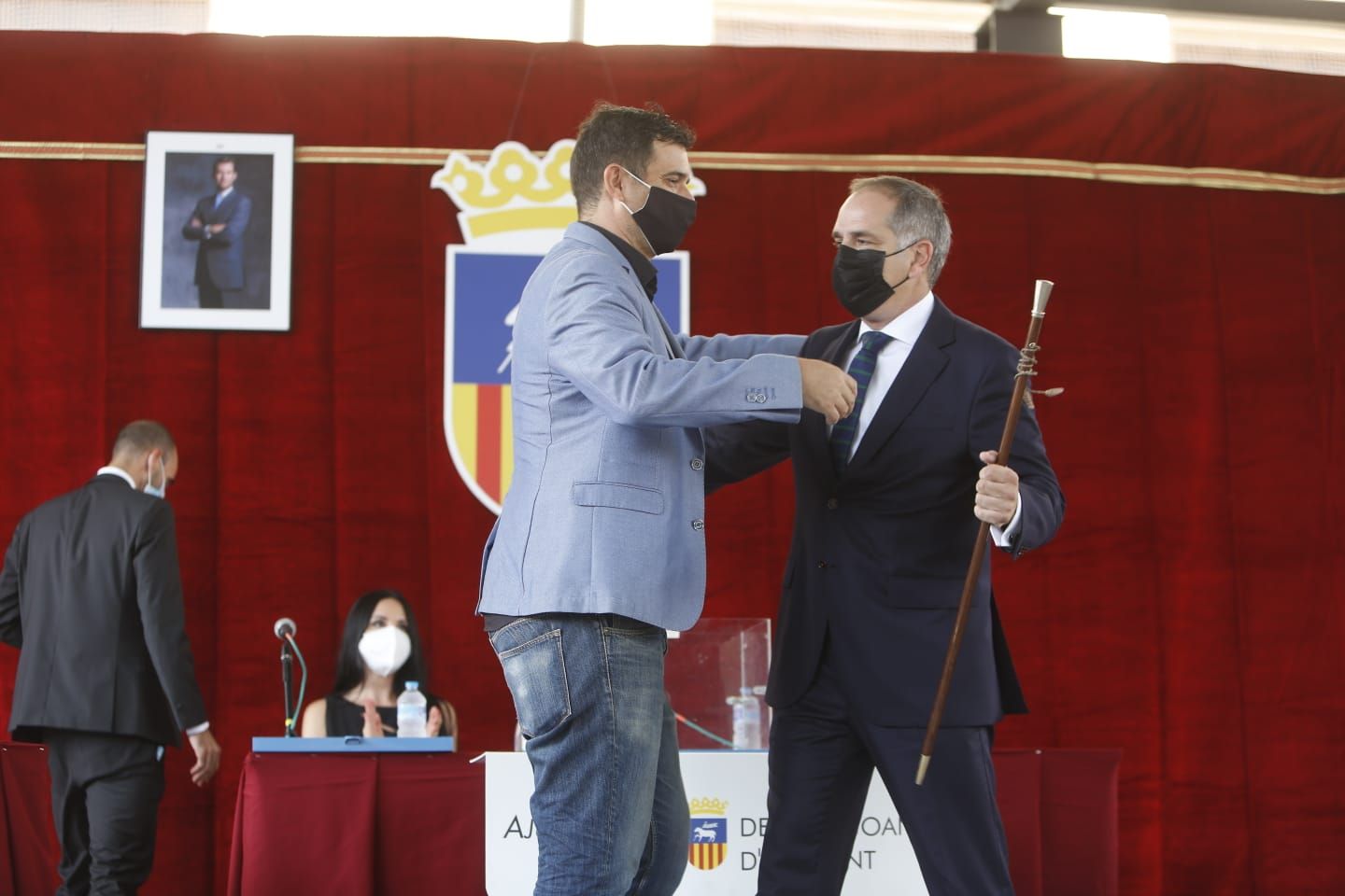 Las imágenes del cambio de alcaldía en el Ayuntamiento de Sant Joan