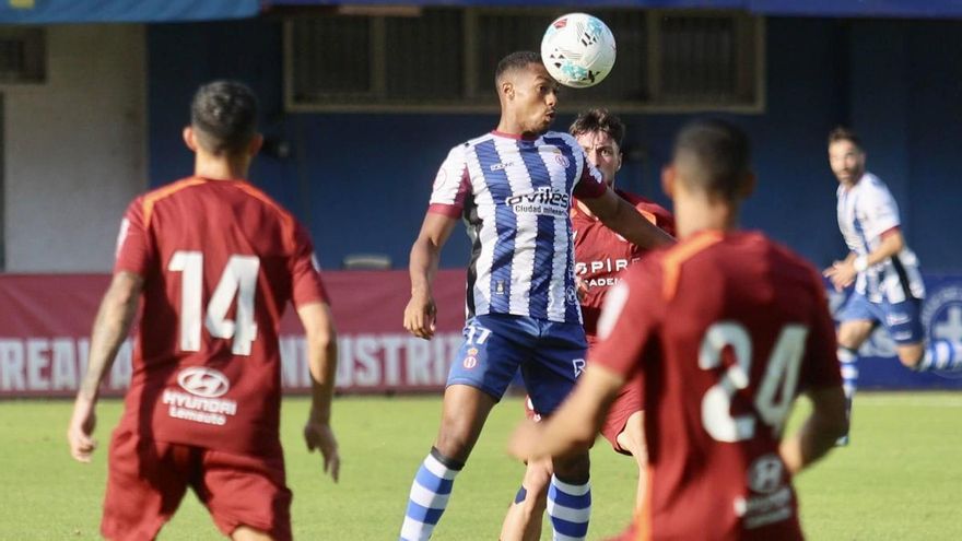 El Suárez Puerta tiene un nuevo amor de verano: el Avilés empata y deja buenas sensaciones ante la Cultural (2-2)