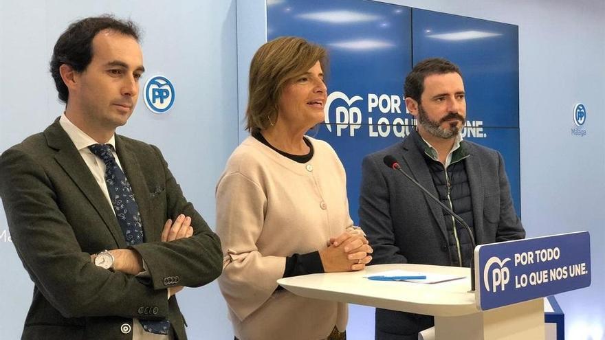 Los parlamentarios andaluces del PP Miguel Ángel Ruiz, Esperanza Oña y José Ramón Carmona.