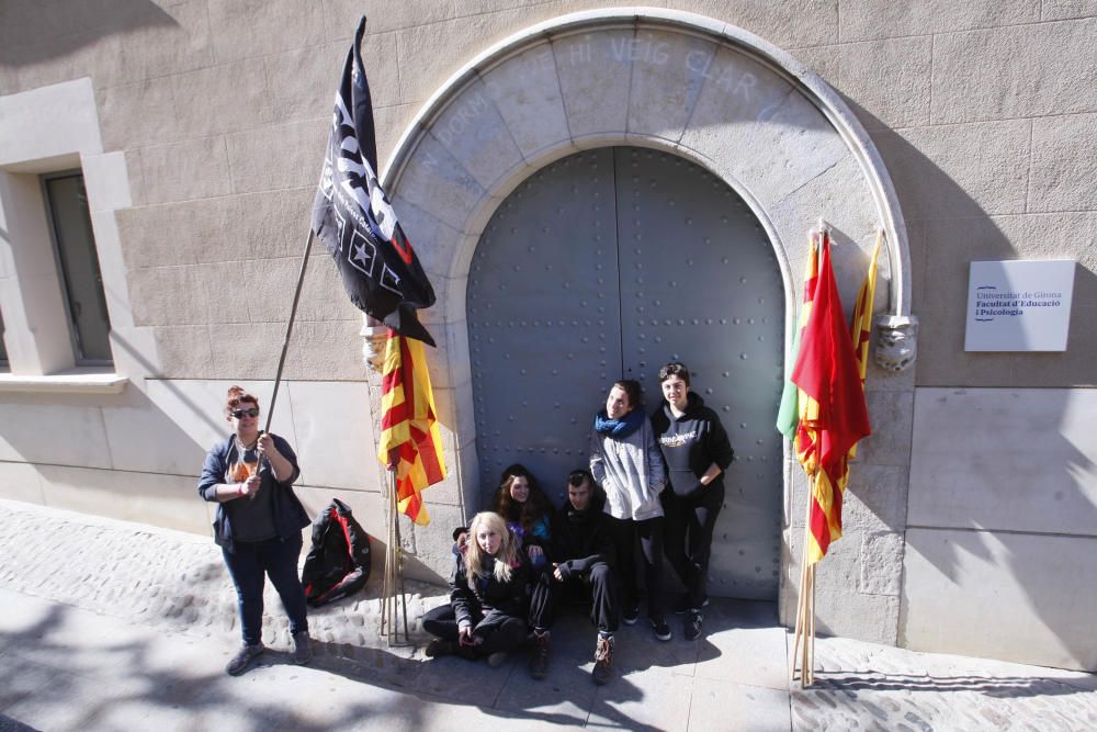 Vaga d'estudiants per demanar la rebaixa de les taxes a Girona