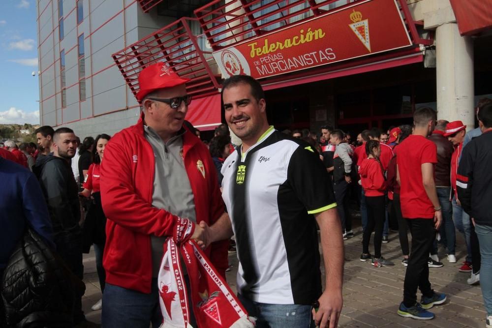 Así han vivido los aficionados del FC Cartagena el derbi