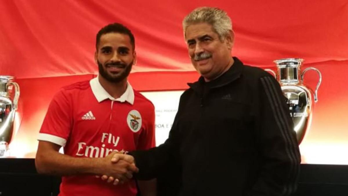 Douglas fue presentado como jugador del Benfica