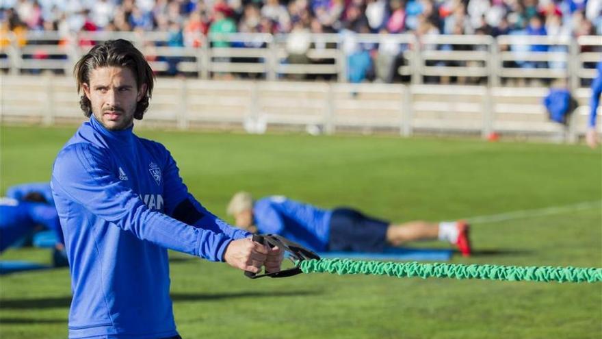 Buff es baja por lesión y Pep Biel entra en la convocatoria - El Periódico  de Aragón