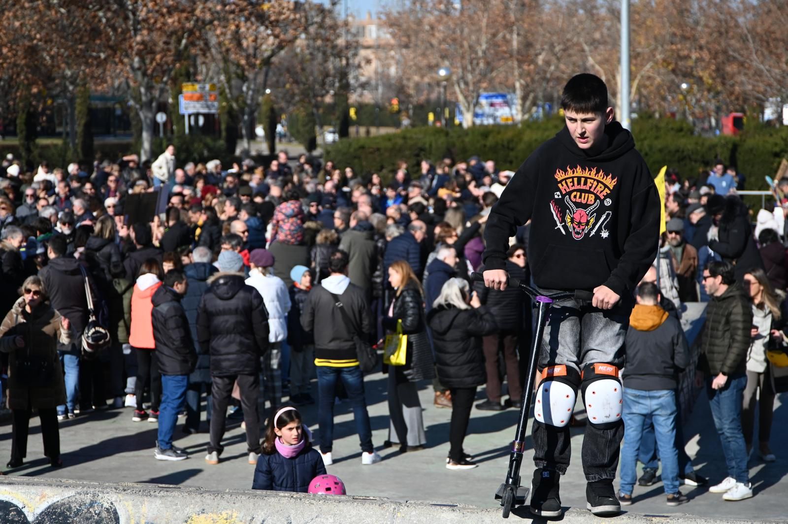 Los vecinos de Hispanidad protestan por la operación urbanística del skate park y el Hernán Cortés