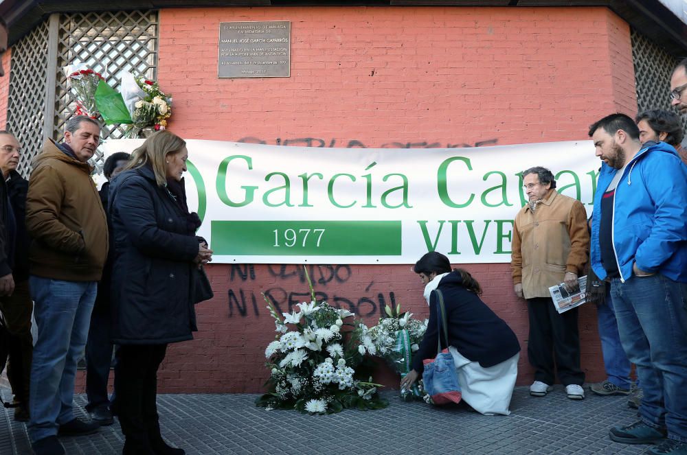 Acto de homenaje a García Caparrós en la esquina en la que fue asesinado