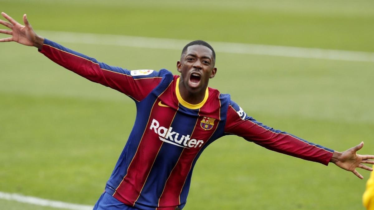 Ousmane Dembélé celebra su gol ante el Sevilla, su víctima preferida con tres tantos