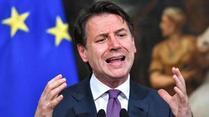 zentauroepp48461308 italian prime minister giuseppe conte gestures as he speaks 190603193230