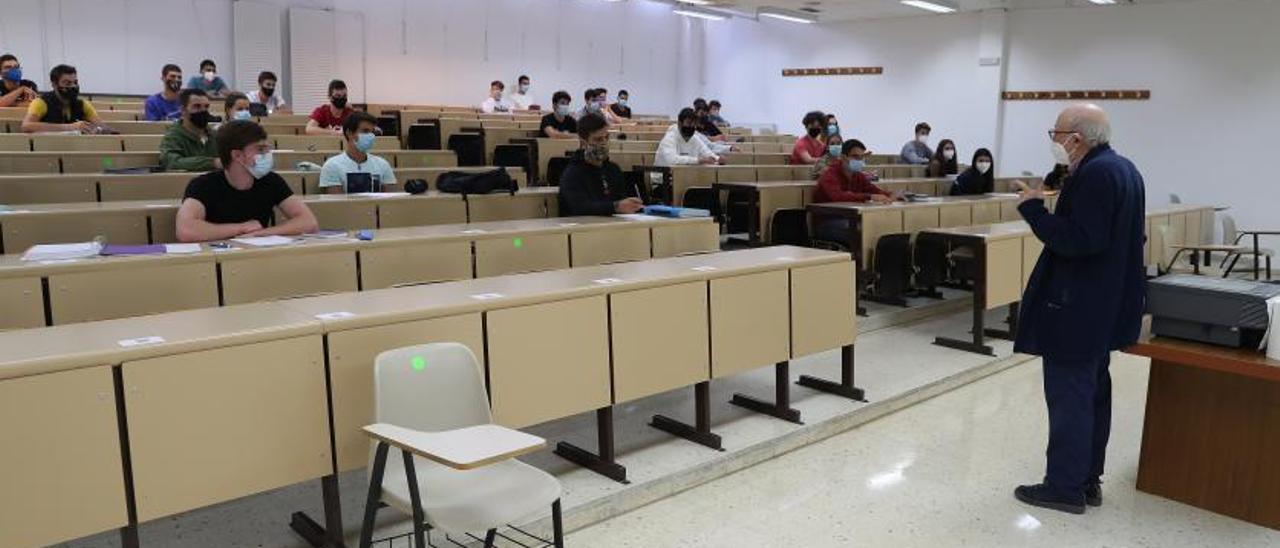 Clases en un centro de la Universidad de Vigo. |   // R. GROBAS