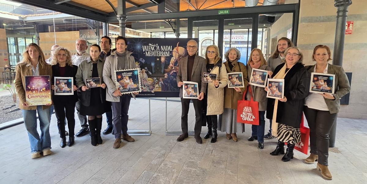 Las asociaciones de comerciantes participaron en la presentación de la campaña