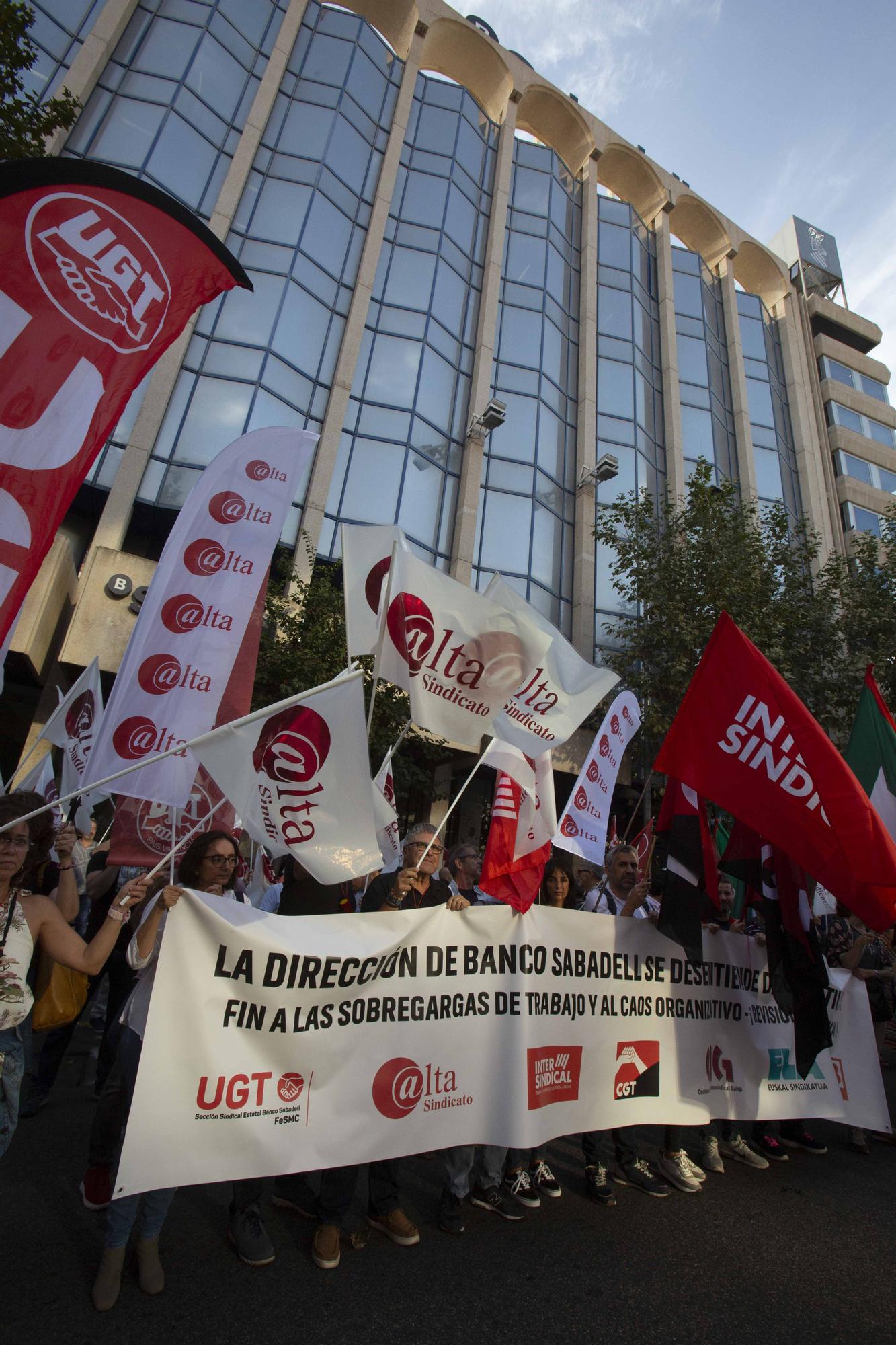 Protesta por las condiciones laborales en Banco Sabadell