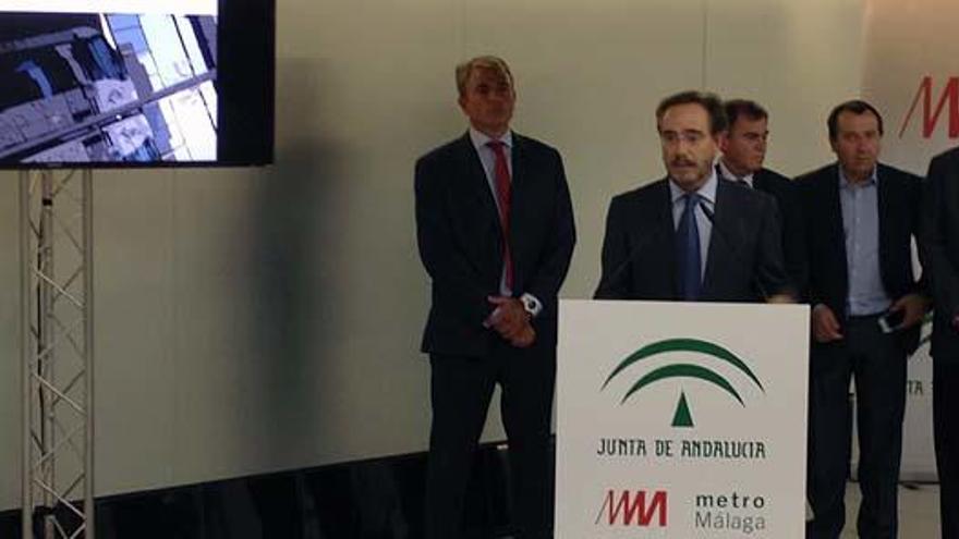 Felipe López, el consejero de Fomento, ha hecho balance del año de funcionamiento del metro.