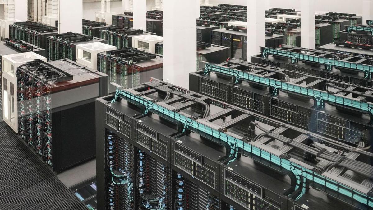 una capacidá equivalente a miles de portátiles y diez años menos pa diseñar nuevos materiales
