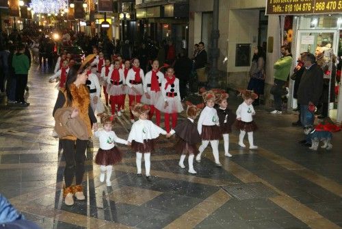 Cabalgata de la ilusión y cuento "El año que Mama Noel repartió los regalos"