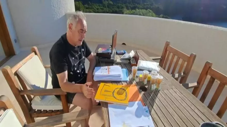 Ferran Adrià explica cómo ha ilustrado el catálogo de vinos de Vila Viniteca