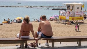 Nova actualització d’Aemet: l’onada de calor s’allargarà fins dijous i deixarà màximes de fins a 43 graus a Espanya