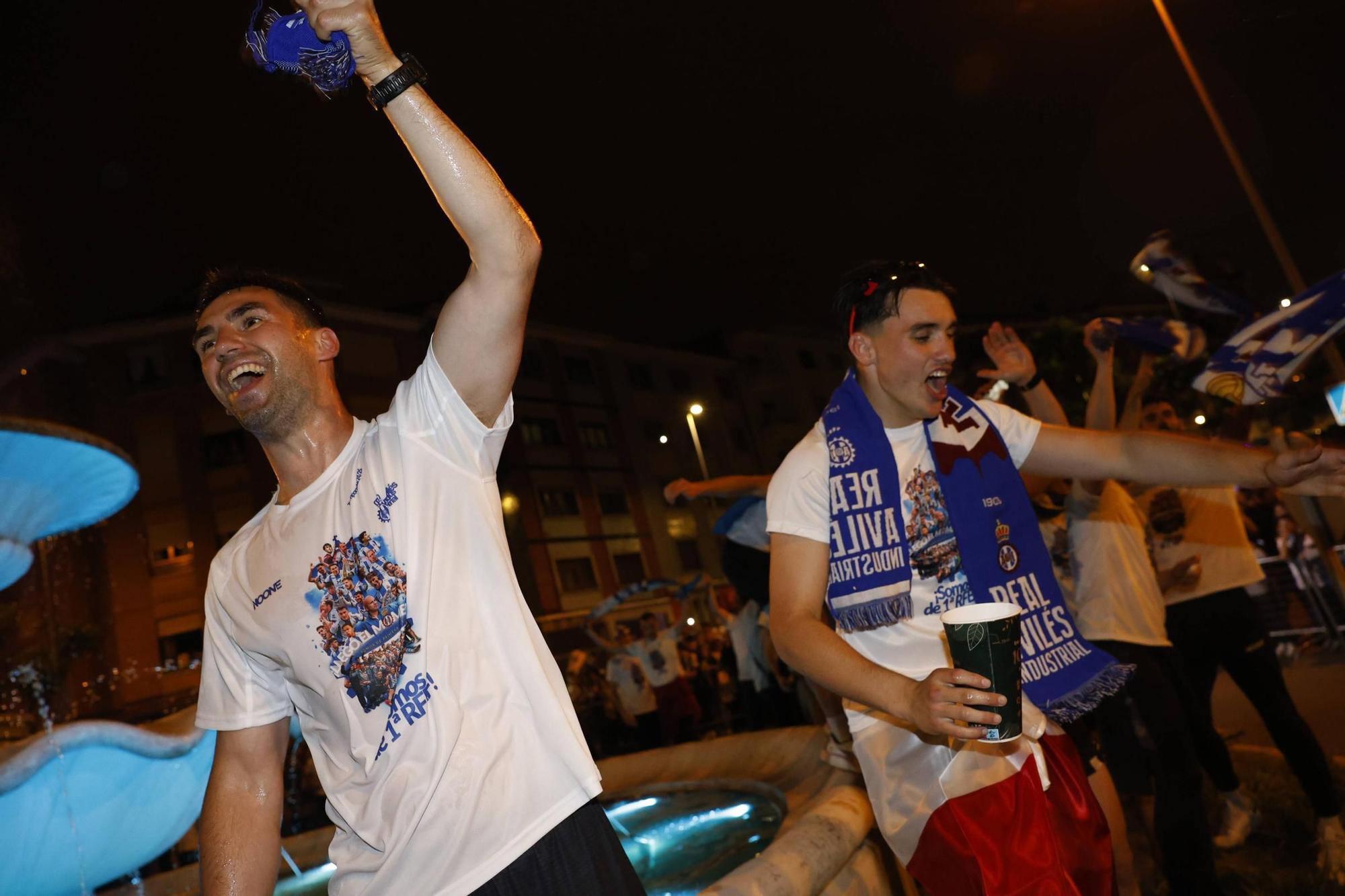 EN IMÁGENES: Locura en las calles de Avilés por el ascenso