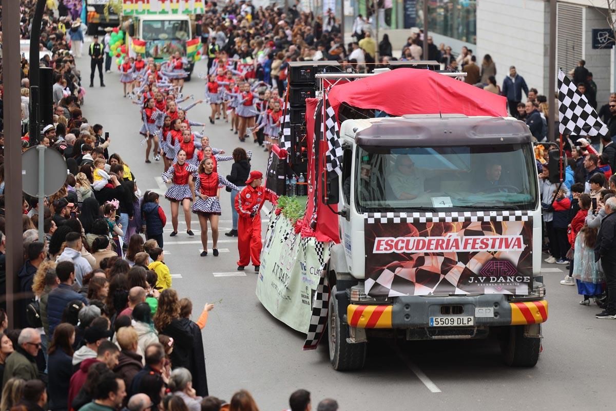 Búscate en las imágenes de la rúa de Carnaval de Ibiza