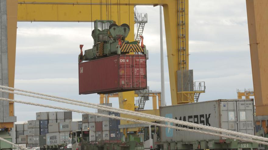 Terminal de contenedores del Puerto de València.