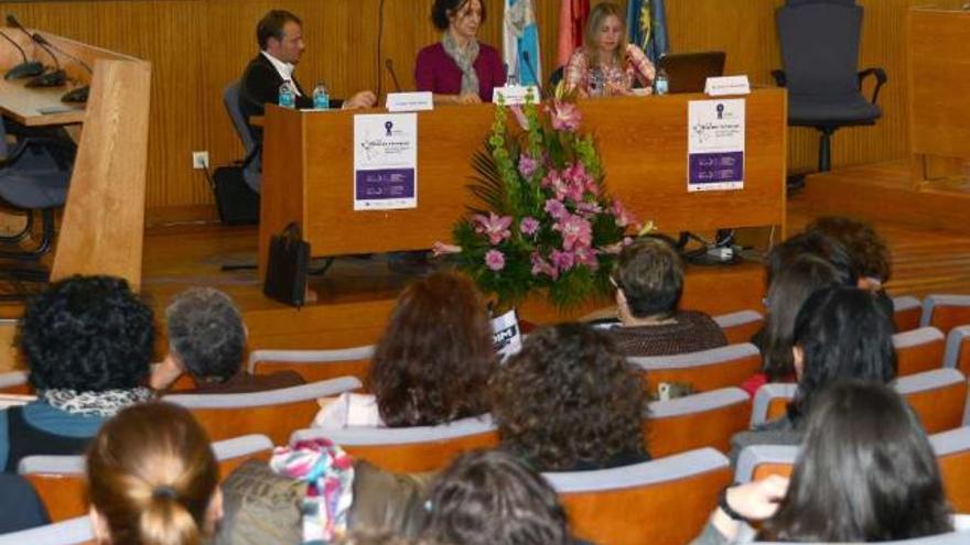 Las jornadas técnicas comenzaron ayer en el salón de plenos de Cangas.  // Gonzalo Núñez