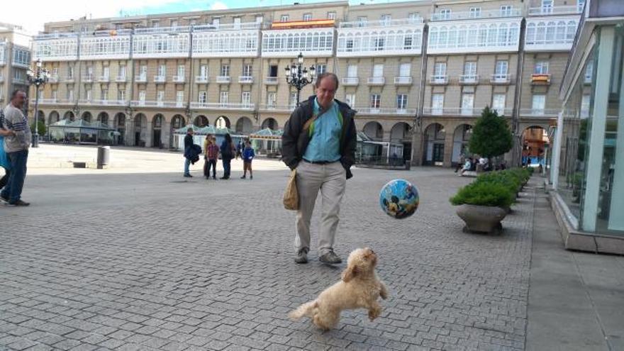 Lea, la caniche futbolista