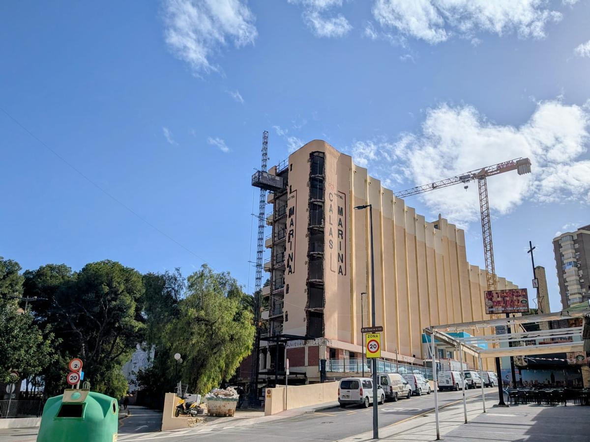 El antiguo hotel Calas Marina, en pleno proceso de transformación.