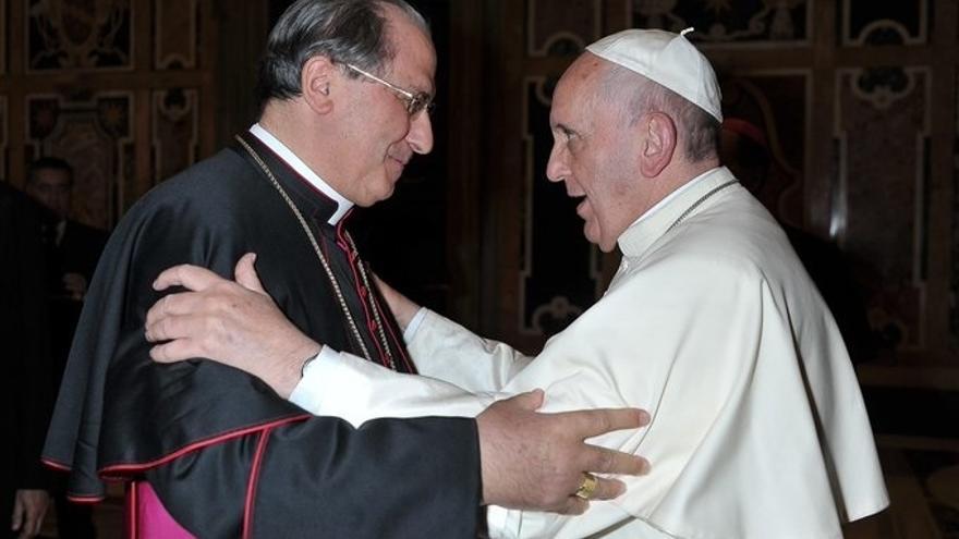 El arzobispo Celso Morga y el Papa Francisco, en una imagen de archivo.