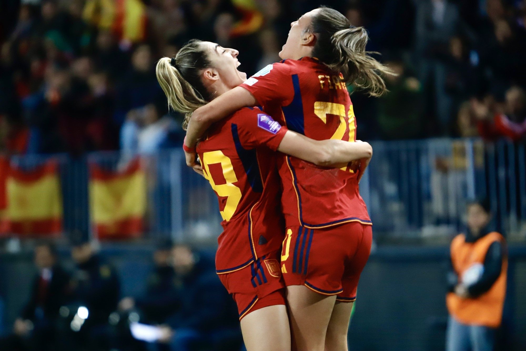 La victoria de la selección femenina de fútbol ante Suecia en La Rosaleda, en imágenes