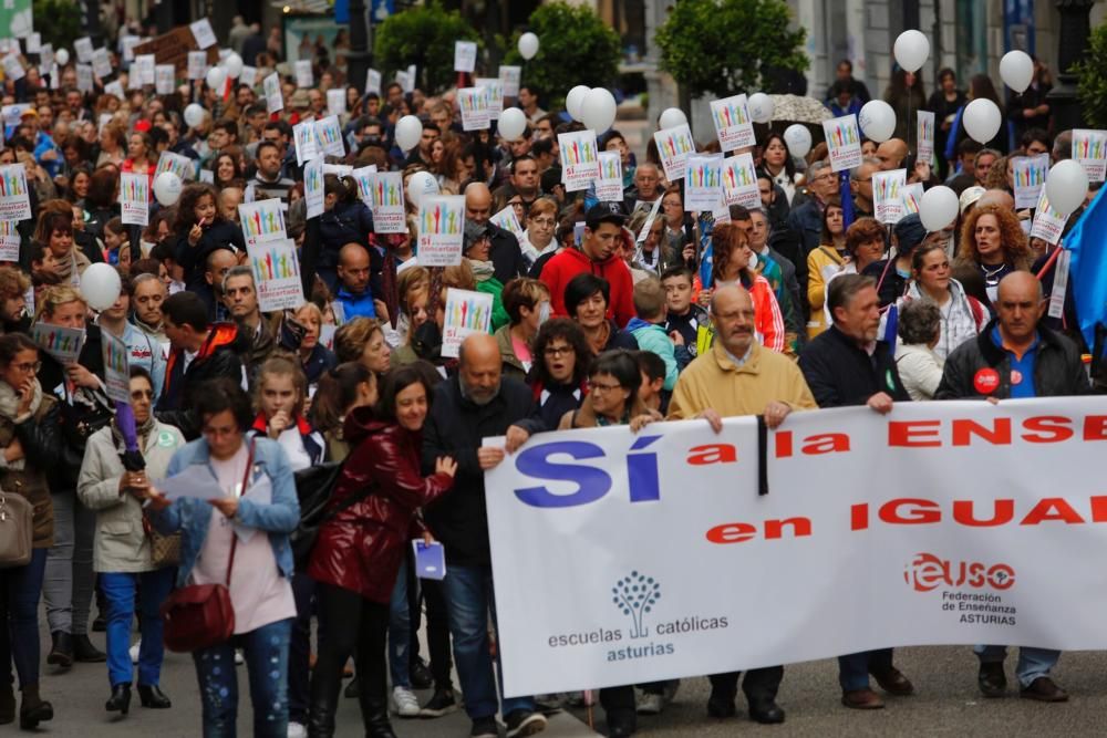 Manifestación por la enseñanza concertada