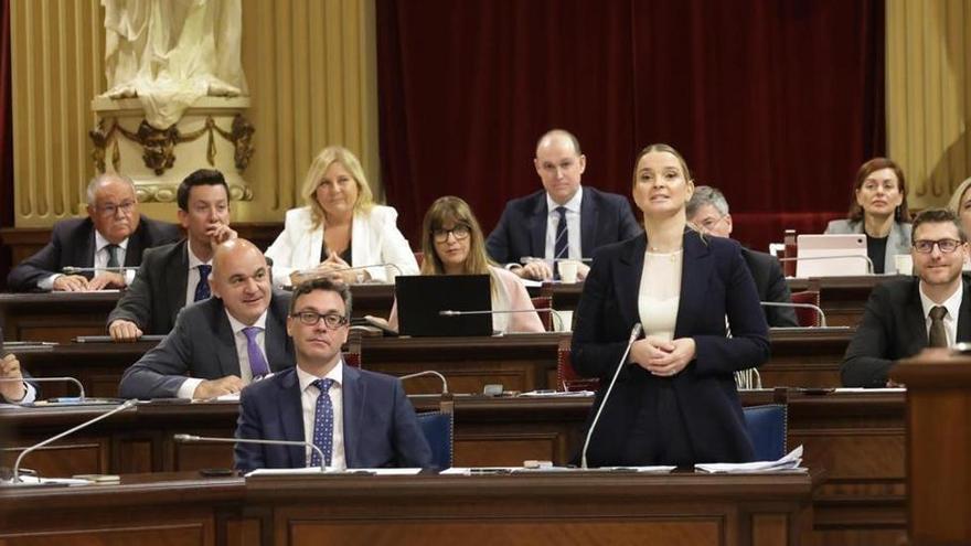 Prohens pone el Estatut como &quot;línea roja&quot; en la defensa del catalán y acusa a la izquierda del retroceso de la lengua propia en Baleares
