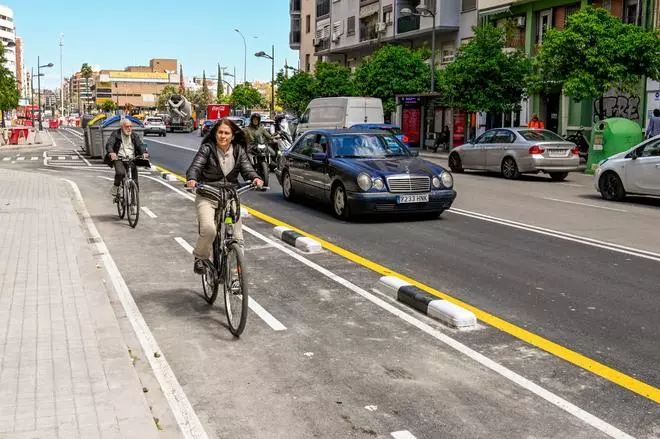 Nuevo tramo del carril bici de la calle San Vicente
