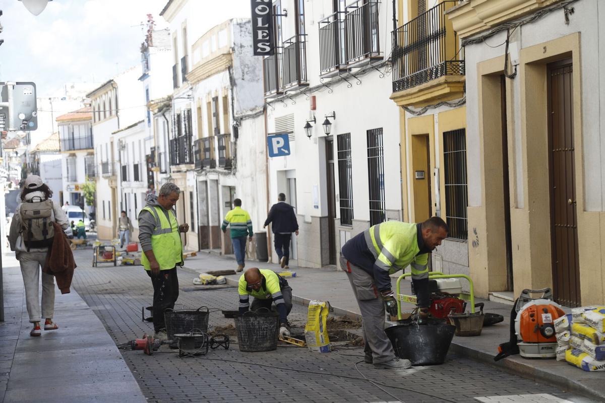 La calle Alfaros será cortada al tráfico este domingo, 22 de febrero, por obras.