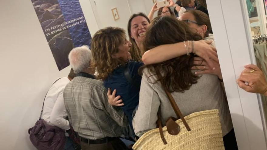 Alegria de la nit electoral de Fem Cadaqués de Pia Seriñana.