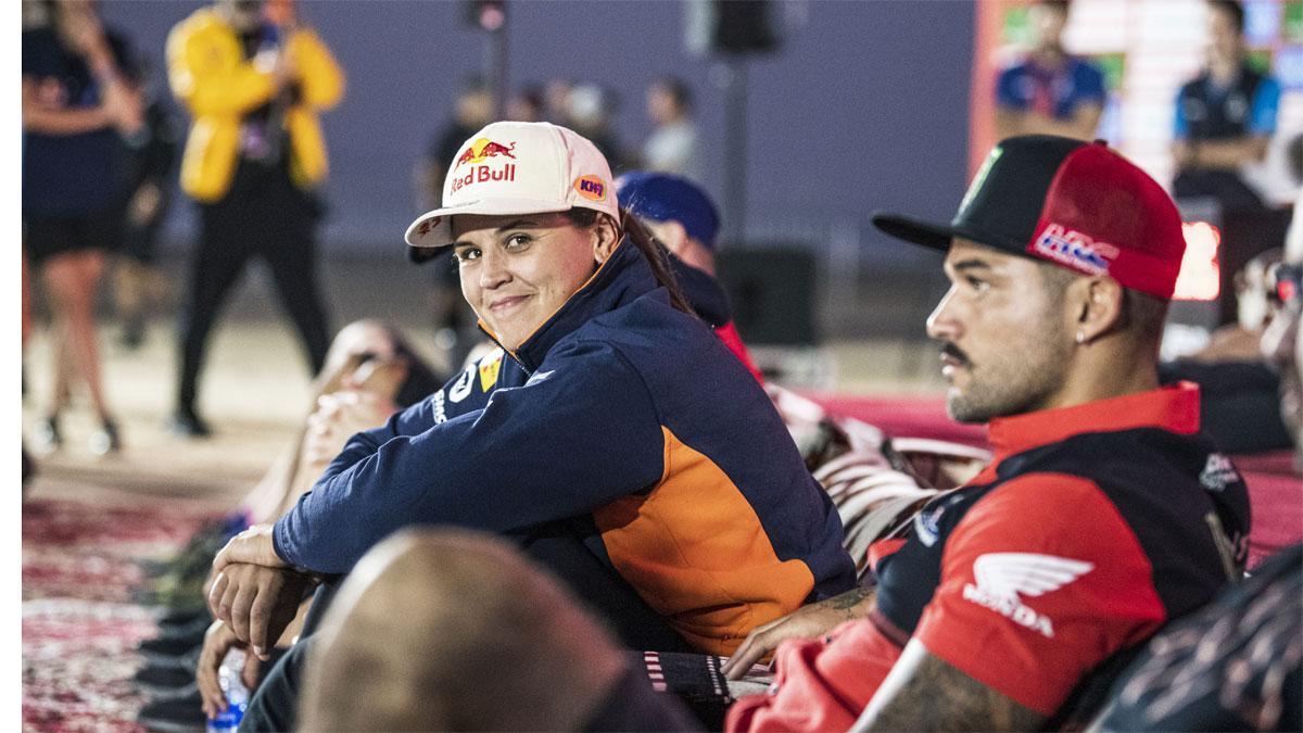 Laia Sanz, en el vivac del Dakar