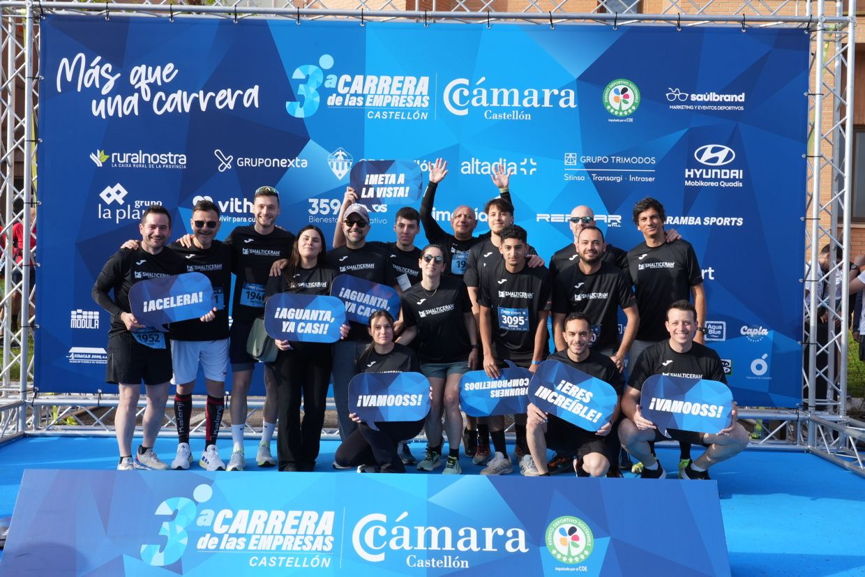 Búscate en las fotos de la Carrera de las Empresas en Castellón