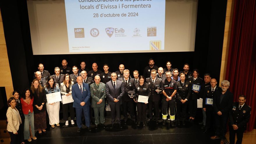 Reconocimiento a la parte más social de las policías locales de Ibiza y Formentera