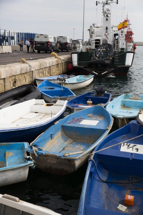 Veinte inmigrantes llegan al Puerto de Alicante