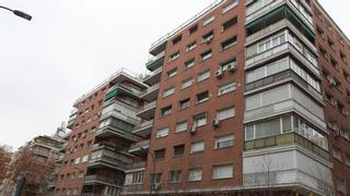 La compraventa de viviendas acelera su caída al 23,7%, la mayor desde junio de 2020