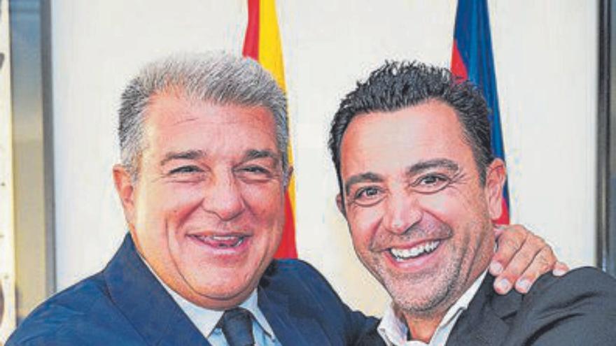 Laporta y Xavi. |   // FCB