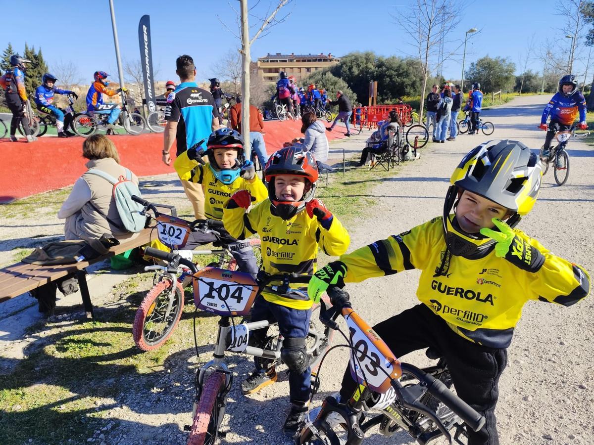 Ccilistas del CC Ontinyent en una prueba, el pasado fin de semana.