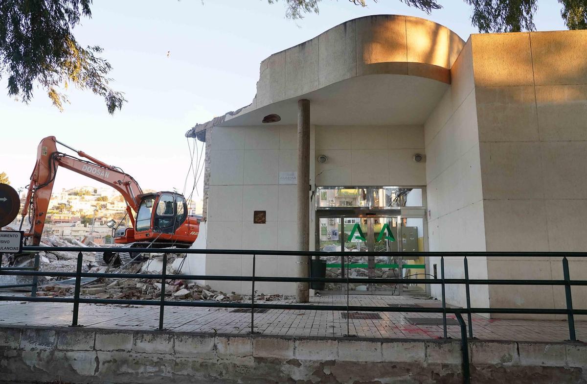 Demolición del centro de salud El Palo