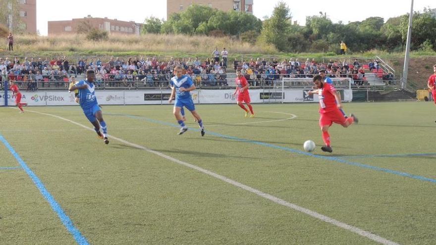 El Alcoyano rescata un punto contra el Badalona