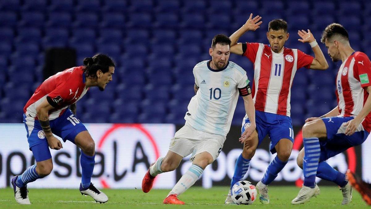 Argentina empata con Paraguay en un partido con momentos polémicos (1-1)